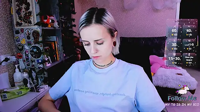 Snapshot of NaniMoore chatting on November 2025 09:25:02 PM NaniMoore online show from November 2025 09:25:02 PM