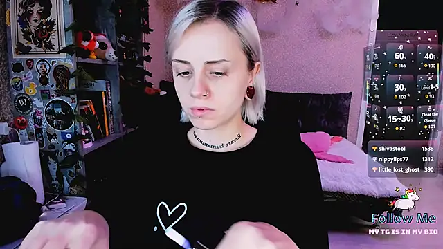 Snapshot of NaniMoore chatting on November 2025 08:19:01 PM NaniMoore online show from November 2025 08:19:01 PM