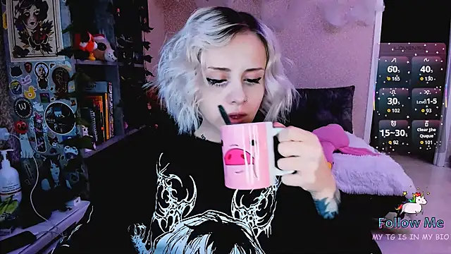 Snapshot of NaniMoore chatting on November 2025 08:35:02 PM NaniMoore online show from November 2025 08:35:02 PM