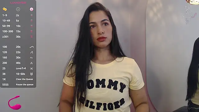 Snapshot of Thayssa_ross chatting on November 2025 02:50:01 PM Thayssa ross online show from November 2025 02:50:01 PM