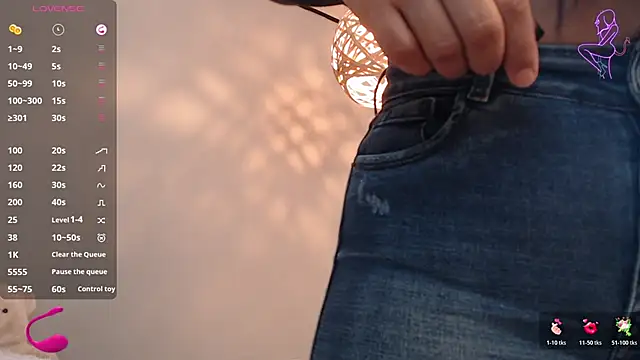 Snapshot of Thayssa_ross chatting on November 2025 02:43:02 PM Thayssa ross online show from November 2025 02:43:02 PM