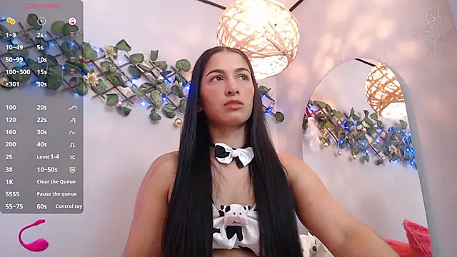 Snapshot of Thayssa_ross chatting on December 2025 02:58:02 PM Thayssa ross online show from December 2025 02:58:02 PM