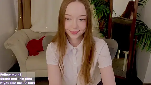 Snapshot of VioletMills chatting on February 2025 09:04:02 PM VioletMills online show from February 2025 09:04:02 PM