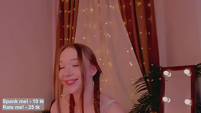 Snapshot of VioletMills chatting on September 2025 12:48:02 AM VioletMills online show from September 2025 12:48:02 AM