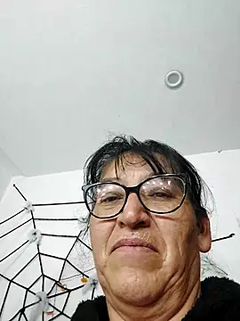 clarita 01 online show from November 2025 12:44:01 AM