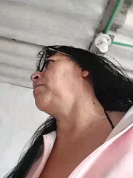 clarita 01 online show from November 2025 12:51:01 PM