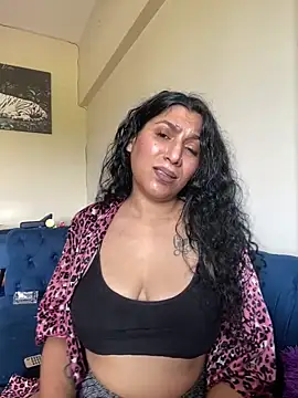 Snapshot of Indianbutter11 chatting on December 2024 06:11:01 AM Indianbutter11 online show from December 2024 06:11:01 AM