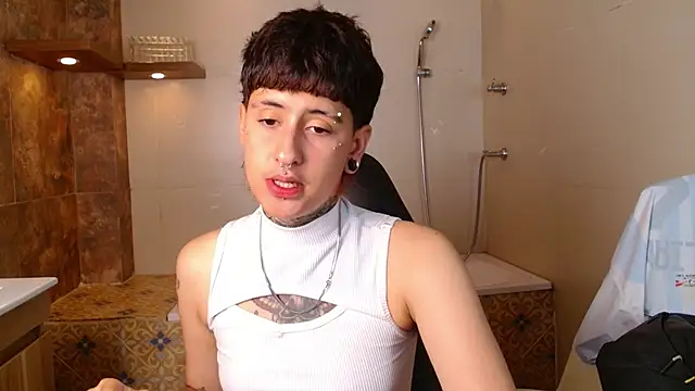 Snapshot of Ethan_lennox chatting on November 2025 02:27:01 PM Ethan lennox online show from November 2025 02:27:01 PM