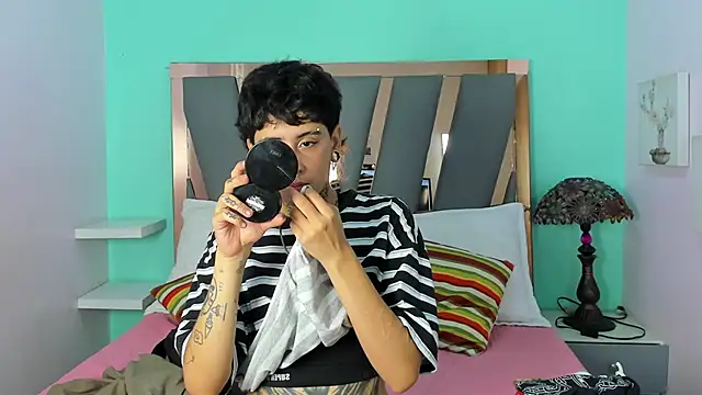 Snapshot of Ethan_lennox chatting on November 2025 03:05:01 PM Ethan lennox online show from November 2025 03:05:01 PM