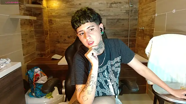 Snapshot of Ethan_lennox chatting on March 2026 06:59:01 PM Ethan lennox online show from March 2026 06:59:01 PM