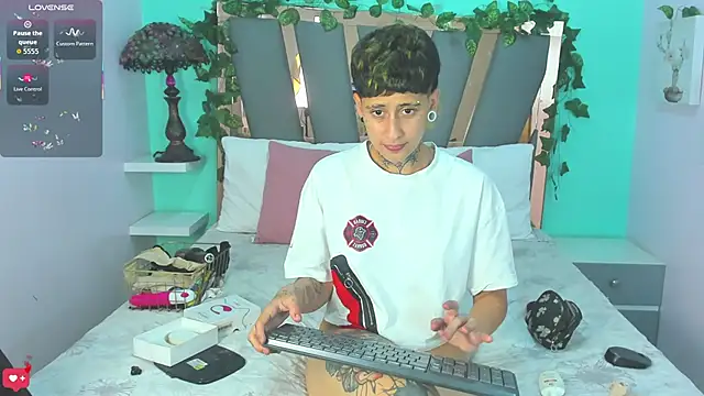 Snapshot of Ethan_lennox chatting on March 2026 10:14:02 PM Ethan lennox online show from March 2026 10:14:02 PM