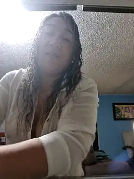 Snapshot of kitty_84 chatting on February 2025 09:36:02 AM kitty 84 online show from February 2025 09:36:02 AM