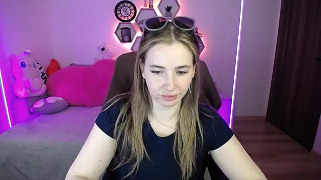 SabrinViolet online show from May 2026 08:08:01 AM
