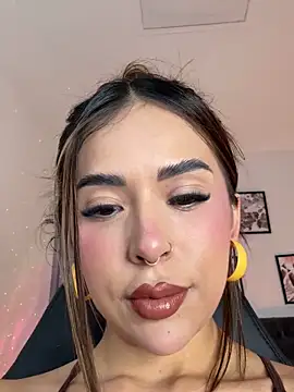 Luna  Ponce online show from September 2025 03:37:02 PM