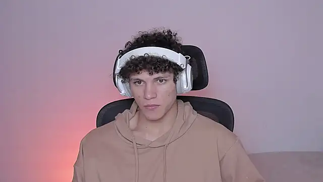 laurent nova online show from October 2025 05:05:01 AM