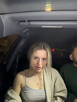 Snapshot of Holly-Glamour chatting on March 2026 11:52:01 PM Holly-Glamour online show from March 2026 11:52:01 PM