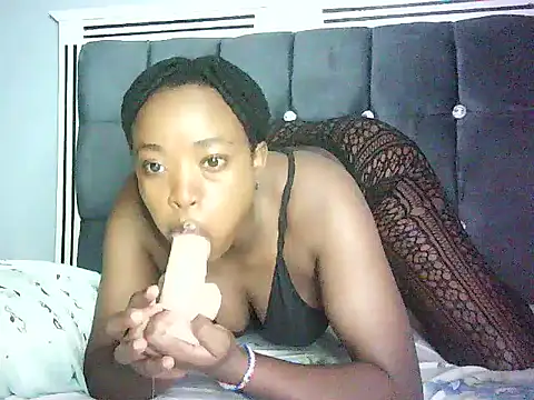 Cryaluna online show from May 2026 04:07:01 AM