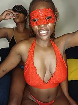 Cryaluna online show from June 2026 08:03:01 PM