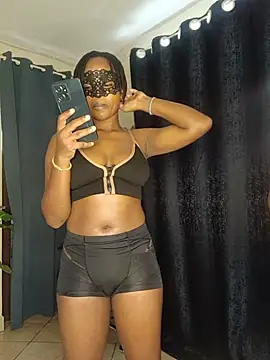 Cryaluna online show from July 2026 07:57:01 AM