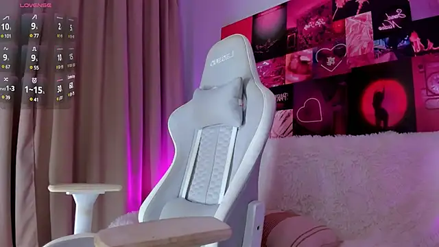 Snapshot of Kate_Burleskk chatting on February 2025 01:46:02 AM Kate Burleskk online show from February 2025 01:46:02 AM