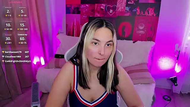 Snapshot of Kate_Burleskk chatting on March 2025 04:58:02 AM Kate Burleskk online show from March 2025 04:58:02 AM