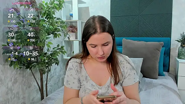 Snapshot of FeralPeach chatting on February 2025 08:54:02 AM FeralPeach online show from February 2025 08:54:02 AM