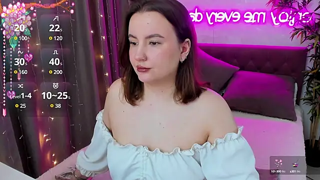 Snapshot of FeralPeach chatting on March 2025 06:05:02 AM FeralPeach online show from March 2025 06:05:02 AM