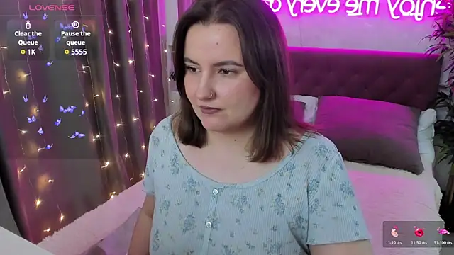 FeralPeach online show from December 2025 08:52:02 AM