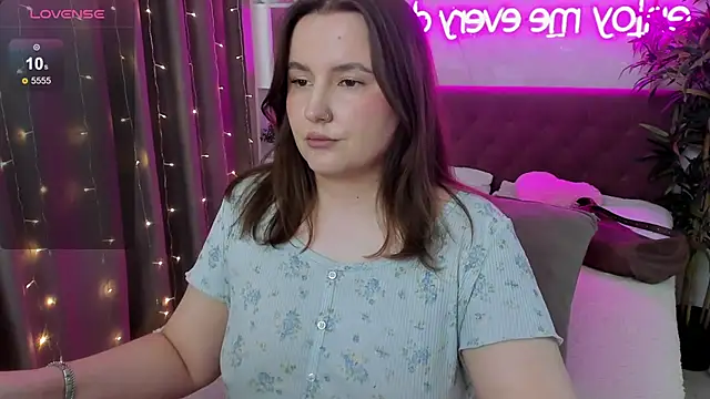 FeralPeach online show from May 2026 07:13:01 AM