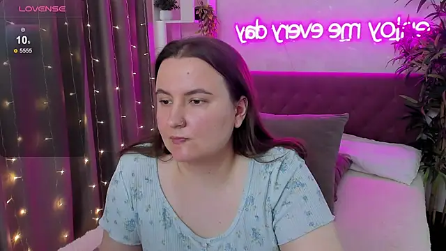 FeralPeach online show from May 2026 07:38:02 AM