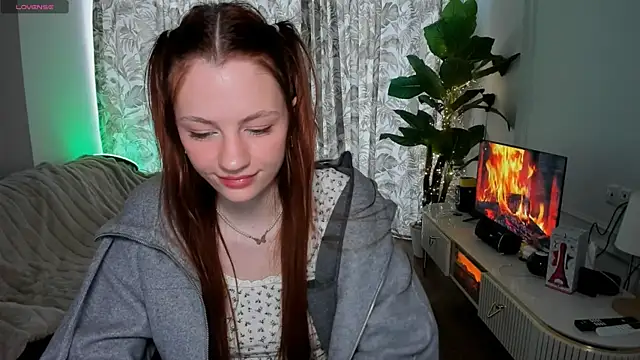 Snapshot of Alyssa_Smitt chatting on June 2026 02:06:01 AM Alyssa Smitt online show from June 2026 02:06:01 AM