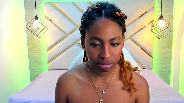 Queen perla  online show from December 2024 03:15:01 PM