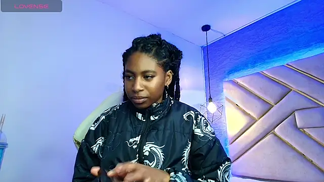 Queen perla  online show from March 2025 05:36:01 PM