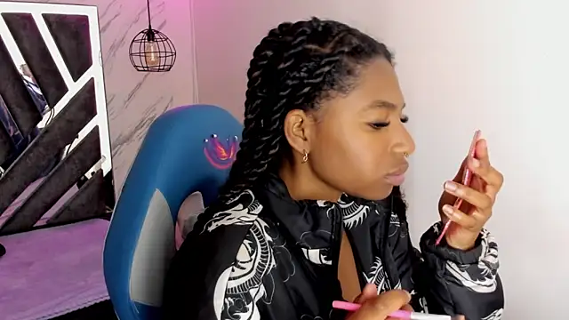 Queen perla  online show from October 2025 12:33:01 PM