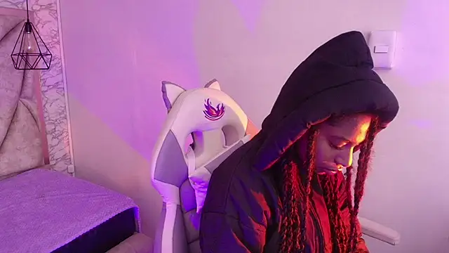 Queen perla  online show from November 2025 11:43:02 AM