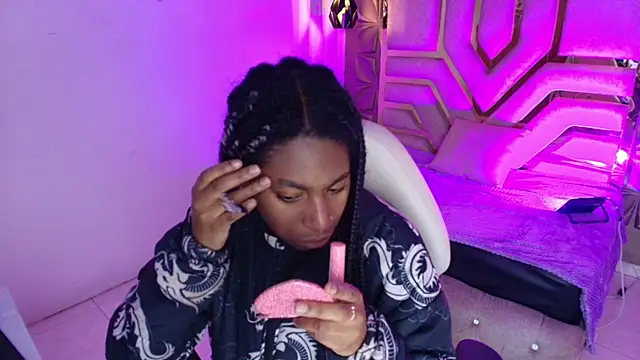 Queen perla  online show from February 2026 12:15:02 PM