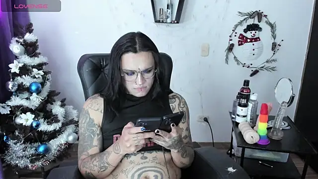 Snapshot of Goth_ink chatting on December 2024 09:28:02 PM Goth ink online show from December 2024 09:28:02 PM