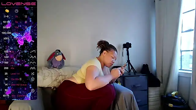 Milfshakecafe online show from October 2025 02:35:02 PM