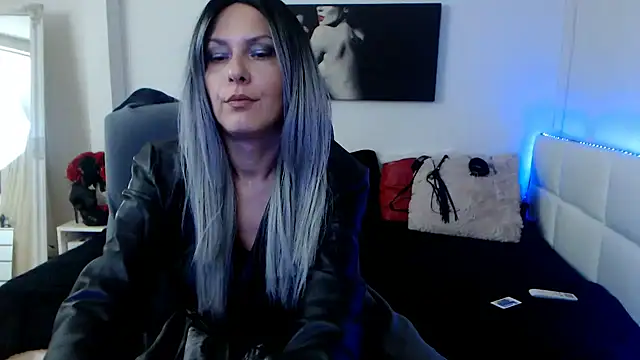 Snapshot of EvelynQueenn chatting on January 2025 05:59:02 AM EvelynQueenn online show from January 2025 05:59:02 AM