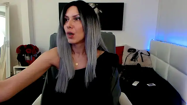 Snapshot of EvelynQueenn chatting on January 2025 06:16:01 AM EvelynQueenn online show from January 2025 06:16:01 AM