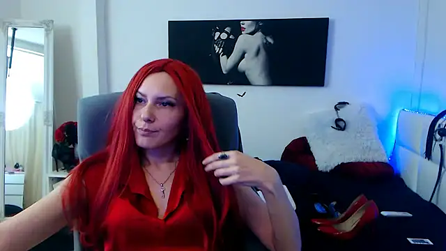 Snapshot of EvelynQueenn chatting on February 2025 06:20:01 AM EvelynQueenn online show from February 2025 06:20:01 AM