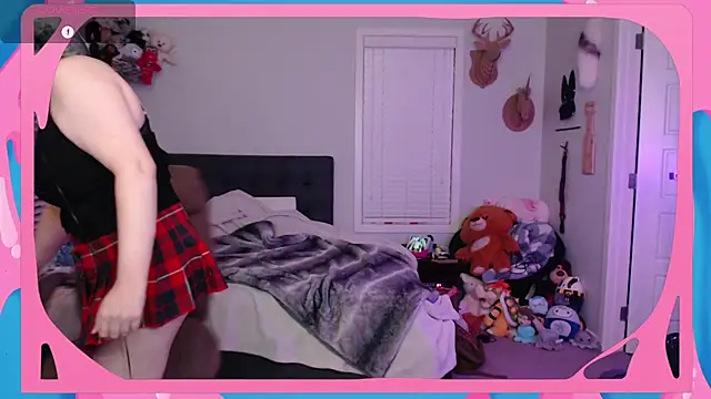 Snapshot of CirqueNoirBlu chatting on October 2025 03:18:02 AM CirqueNoirBlu online show from October 2025 03:18:02 AM