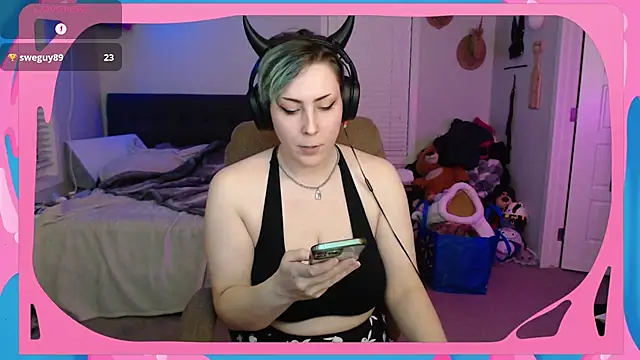 Snapshot of CirqueNoirBlu chatting on November 2025 02:55:02 AM CirqueNoirBlu online show from November 2025 02:55:02 AM