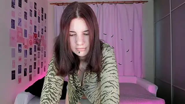 Snapshot of Vanessa_Verona chatting on October 2025 05:52:01 AM Vanessa Verona online show from October 2025 05:52:01 AM