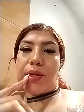 Snapshot of AriaRusso chatting on January 2025 01:39:02 AM AriaRusso online show from January 2025 01:39:02 AM