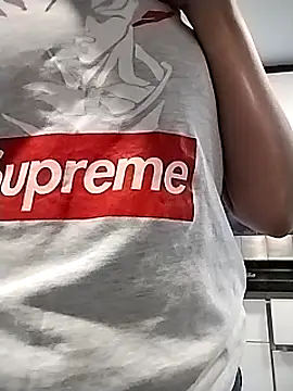 Snapshot of AriaRusso chatting on February 2025 10:01:01 PM AriaRusso online show from February 2025 10:01:01 PM