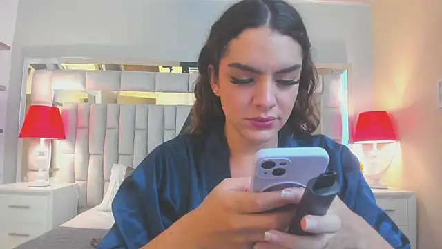 Snapshot of mariiahneedles chatting on November 2025 10:35:01 PM mariiahneedles online show from November 2025 10:35:01 PM