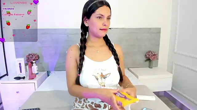DulceColeman online show from May 2026 11:40:01 AM