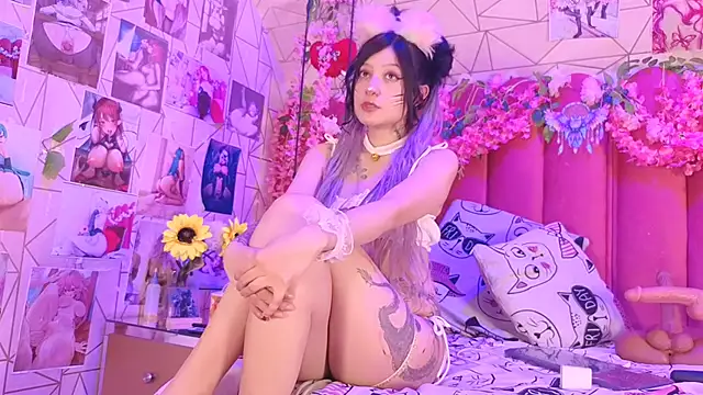 Alicebenett online show from October 2025 08:53:02 PM