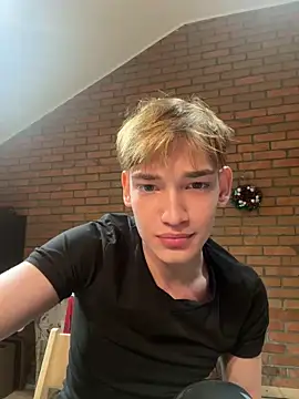 Snapshot of Nick_Win chatting on December 2024 01:45:02 PM Nick Win online show from December 2024 01:45:02 PM
